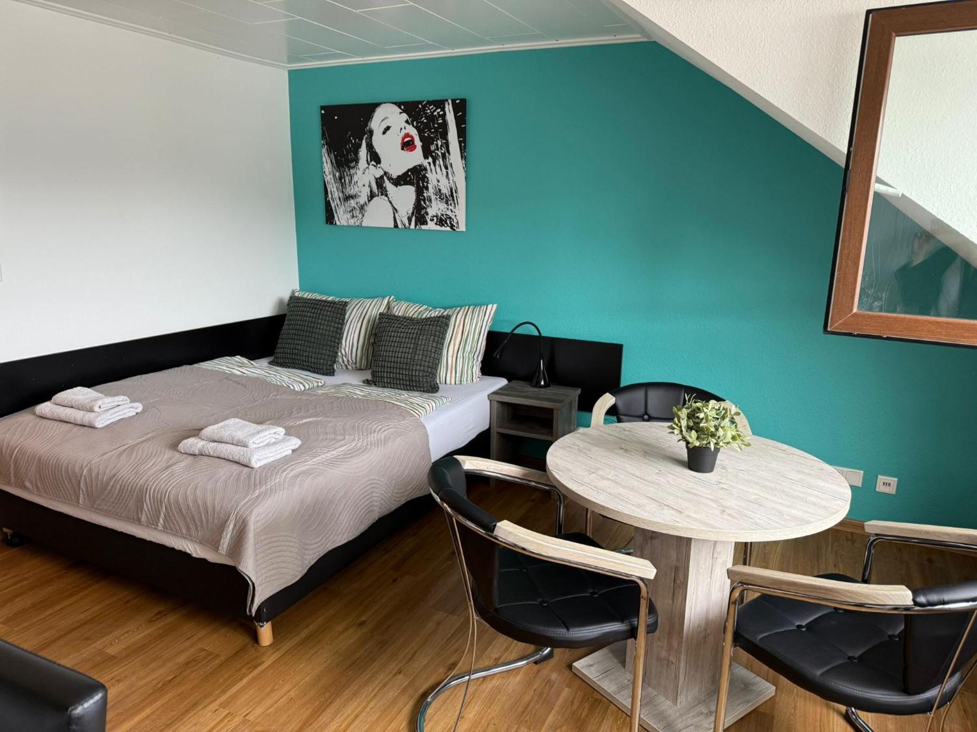 Rheinblick Apartment- Park And